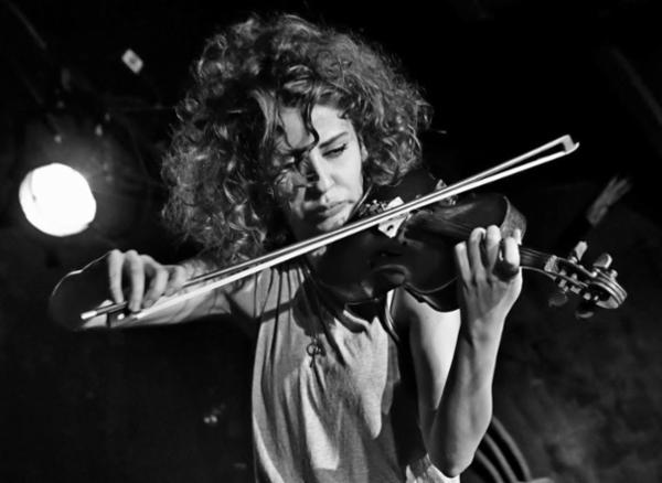 Această Sonia UnderGreen