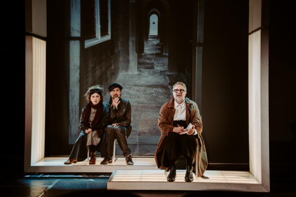 VICTIMELE DATORIEI de Eugène Ionesco Sala Atelier - Teatrul Mic